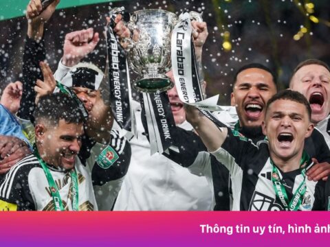 Nước mắt trong ngày Newcastle giải cơn khát danh hiệu sau 70 năm