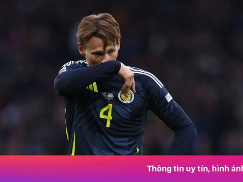 McTominay không cứu nổi Scotland