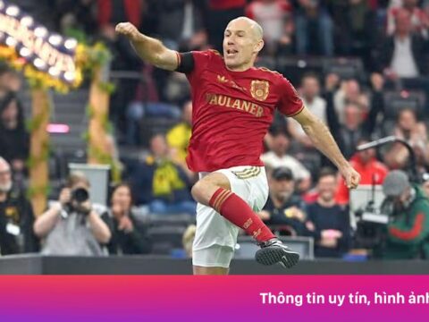 Đội huyền thoại Bayern với Robben, Ribery đè bẹp Real Madrid 4-0