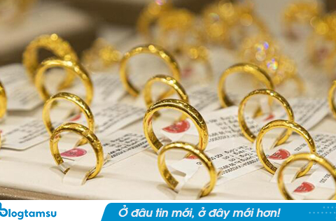Giá vàng hôm nay 15/4/2025: Thế giới lao dốc, nhẫn và vàng SJC sẽ ‘rơi tự do’?