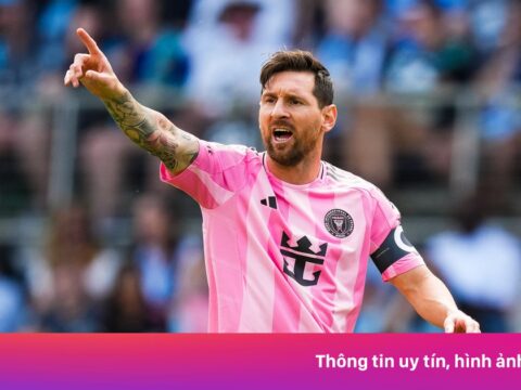 Phút giận dữ của Messi gây sốt mạng xã hội