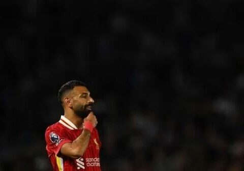 Liverpool hụt hơi sau đăng quang, Salah vẫn chờ phá kỷ lục lịch sử