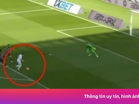 Pha bóng gây sửng sốt ở El Clasico