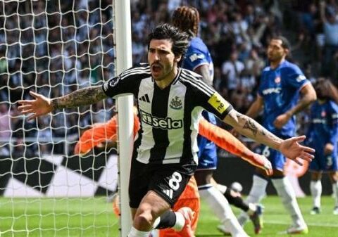 Gục ngã trước Newcastle, Chelsea nguy cơ rơi khỏi Top 5