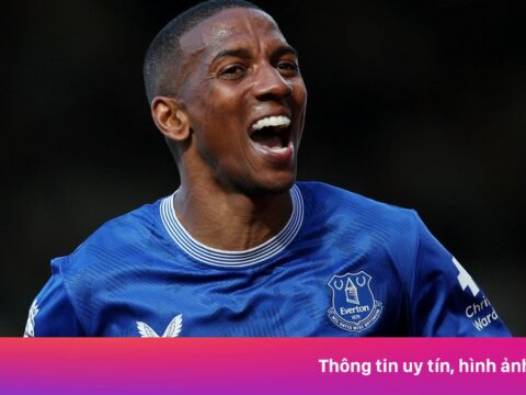 Ashley Young sắp thất nghiệp ở tuổi 39