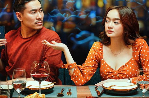 Khi được mời ăn tối, người thường nhận lời ngay, người EQ tinh tế tránh phạm 4 lỗi nhỏ này, khiến chủ nhà mát lòng