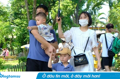 Bộ Chính trị yêu cầu có chính sách hỗ trợ phụ nữ sinh đủ hai con trước 35 tuổi