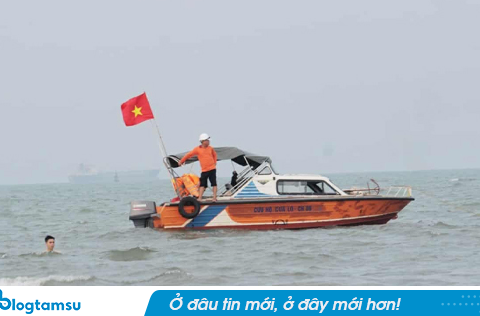 Thương tâm: Đôi nam nữ để lại ô tô trên bờ, xuống tắm biển Cửa Lò thì đuối nước không qua khỏi