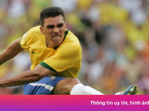 Huyền thoại bóng đá Brazil bị bỏng nặng