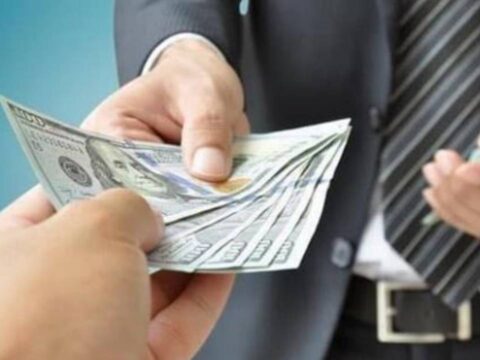 Muốn cho vay tiền không bị thiệt? Hãy hỏi ngay 3 câu này trước khi rút ví – Bí quyết khôn ngoan