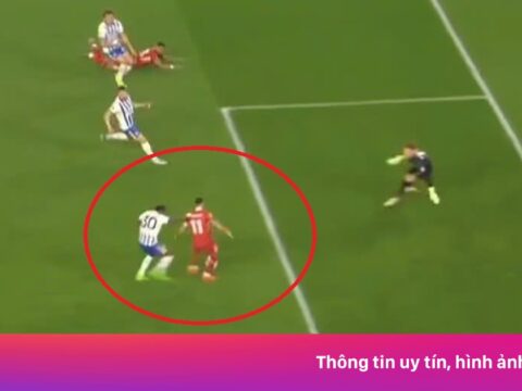 Pha bỏ lỡ khó tin của Salah