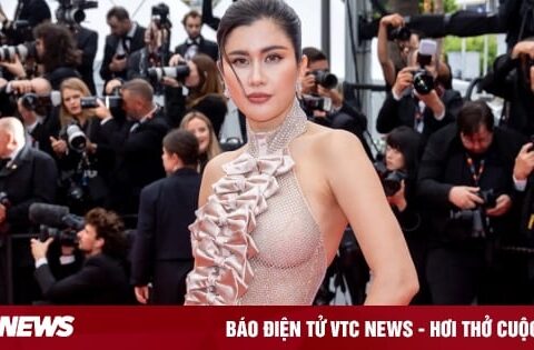 Chính thức cấm cửa các ngôi sao mặc váy khỏa thân lên thảm đỏ