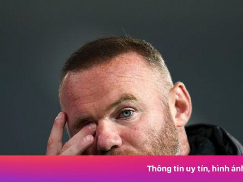 Rooney bị ‘cấm cửa’ xem con trai thi đấu