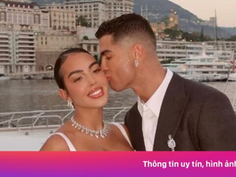 Vì sao Ronaldo chờ 7 năm để cầu hôn Georgina?