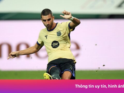‘Cá mập’ Ferran Torres sẵn sàng nuốt lấy cơ hội