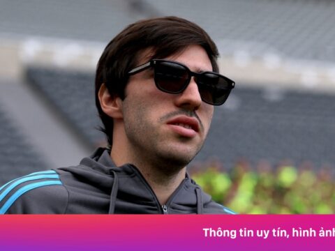 Sandro Tonali – từ vực thẳm cá độ đến thủ lĩnh bóng đá Italy