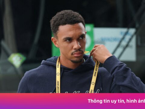 Giấc mơ của Trent Alexander-Arnold vỡ vụn sau 4 phút
