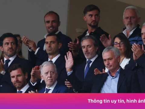 Mourinho xúc động