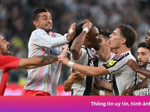 Juventus hạ Inter ở trận derby điên rồ