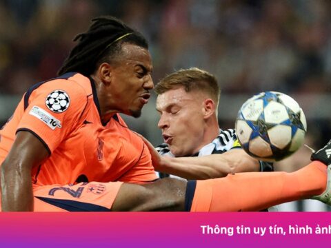 Lối chơi gây sốc của Barcelona