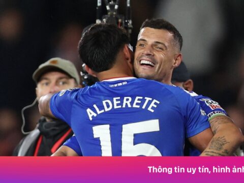 Sunderland thăng hoa tại Premier League