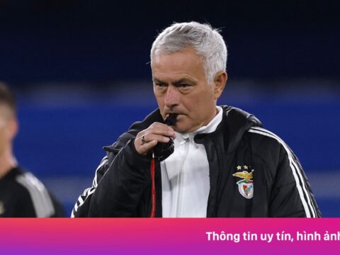 Phản ứng của Mourinho khi đối đầu Chelsea
