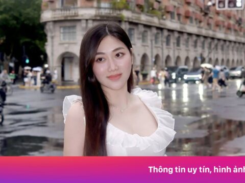 Bạn gái Đình Bắc lộ diện?