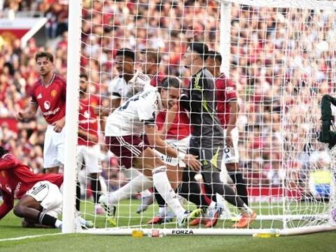 Derby Man City đấu MU: 3 điểm trên đôi tay Donnarumma và Bayindir