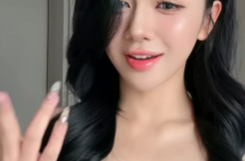 Vừa khóc than trên live, Trần Hà Linh nhanh chóng quay về đường đua, công khai “xin” Top 1