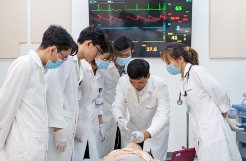 Chỉ có 13 trường trên cả nước đào tạo bác sĩ nội trú: Bạn biết hết chưa?