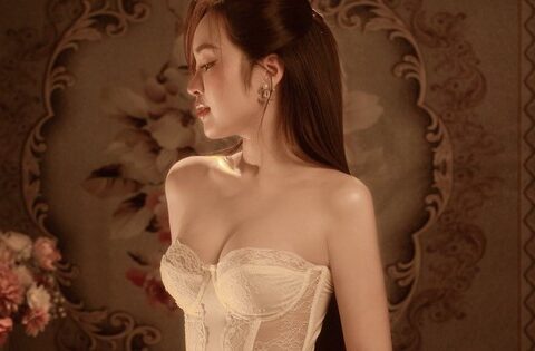 Lê Phương Anh mừng tuổi mới với bộ ảnh sinh nhật ngọt lịm, không thể rời mắt khỏi nhan sắc hot girl