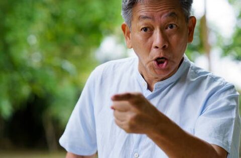 Sau tuổi trung niên tôi nhận ra: Dù giàu hay nghèo cũng tránh quan hệ với 4 kiểu người này, EQ thấp còn làm hao mòn tinh thần