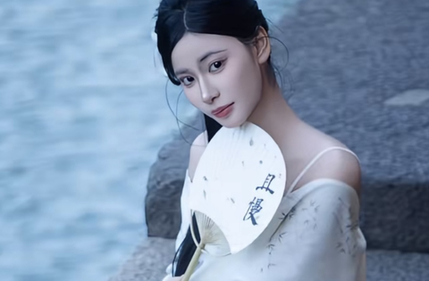 Quỳnh Bei khiến fan “vỡ mộng” khi thử sức ca hát