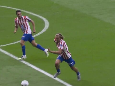 Khoảnh khắc xấu hổ của Mbappe