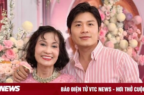 Bí mật đằng sau câu hát khiến ‘nhạc sĩ tỷ view’ Nguyễn Văn Chung rơi nước mắt