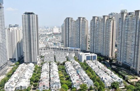 Giá nhà tăng, làm việc 26 năm mới mua được chung cư