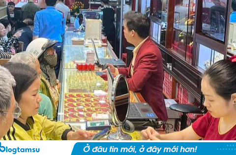 Người mua vàng miếng lỗ nặng sau một tuần