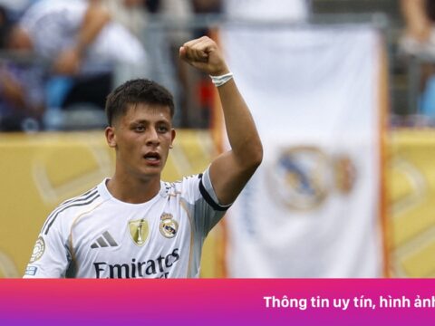 Perez lại đúng vì Modric có đi thì Guler mới lớn
