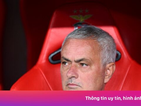 Mourinho cảnh báo, nhưng Amorim không nghe