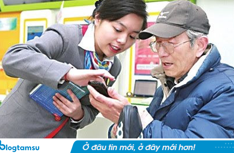 Đi rút 5 triệu sửa lại nhà dột, người đàn ông nghèo sốc khi nhân viên ngân hàng hỏi: Ông muốn tất toán toàn bộ à? Số tiền lớn lắm!
