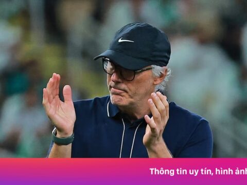 Blanc bay ghế vì Ronaldo và Al Nassr