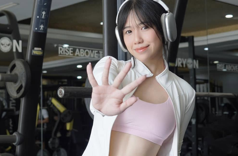 Bị chỉ trích về cách ăn mặc, nữ gymer lên tiếng đáp trả mạnh mẽ