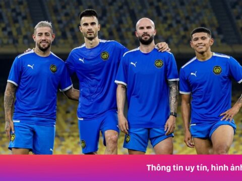 Báo chí Malaysia xấu hổ vì bê bối nhập tịch