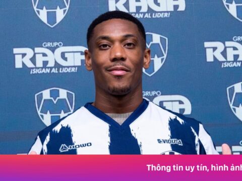 Martial gây tranh cãi ở đội mới