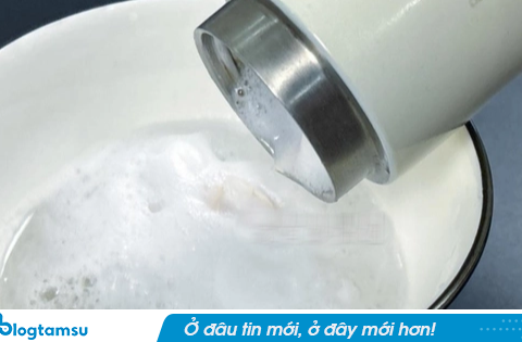 Đừng coi thường: Bình giữ nhiệt dễ là “ổ vi khuẩn”, uống 1 ngụm như nuốt bệnh vào người, rất nguy hiểm!