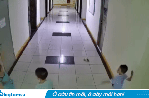 Cháu bé ném dép làm hỏng thang máy chung cư ở Hà Nội: Sự thật thông tin phải bồi thường 2 tỷ đồng