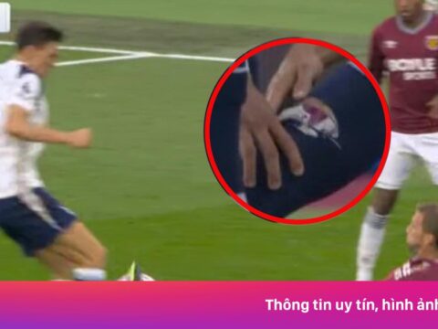 Pha bóng ghê rợn ở Premier League
