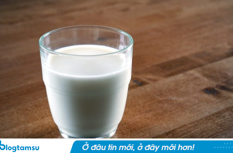 3 em nhỏ trong một gia đình tử vong sau khi uống sữa