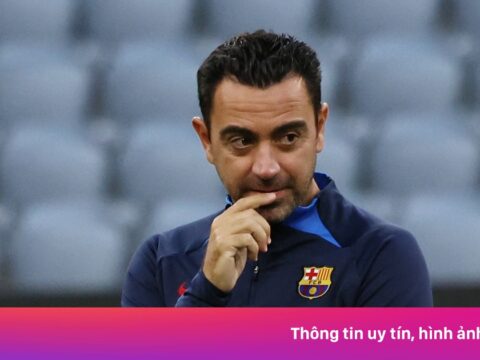 Viễn cảnh Xavi làm HLV MU