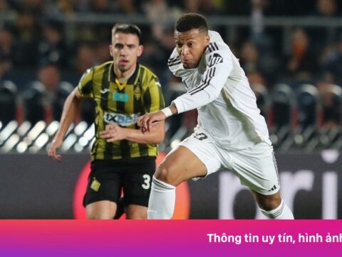 Mbappe quá đáng sợ